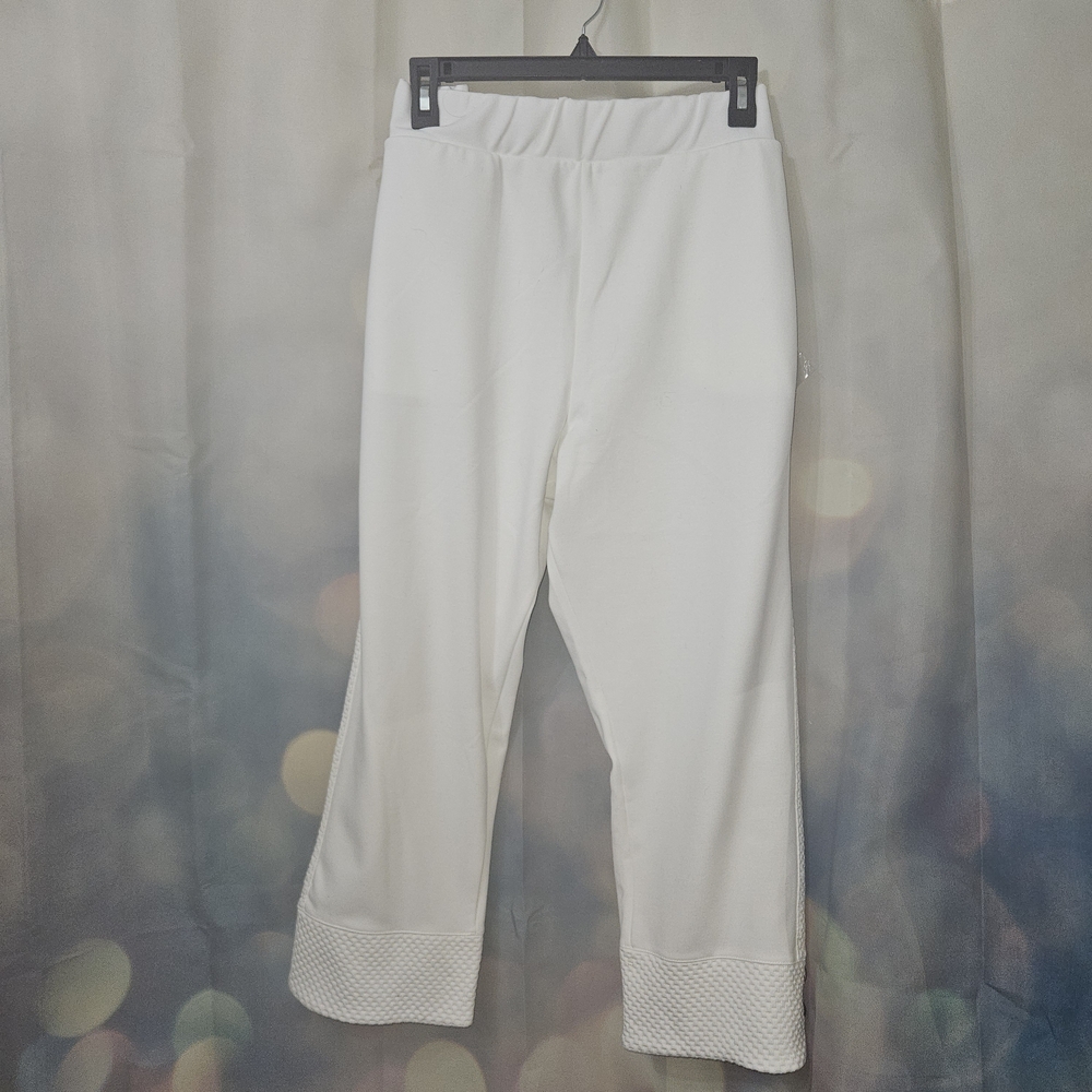 Soft Surroundings White Cropped Knit Pants With Playfull Edging, Styled Buttons